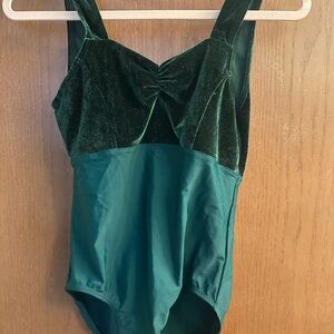 Suffolk Green Velvet Tank AL